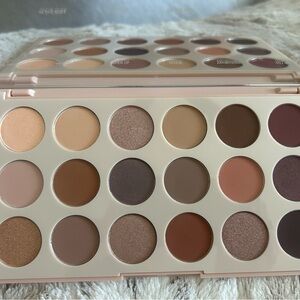 Morphe 18T Truth or Bare Eyeshadow Palette